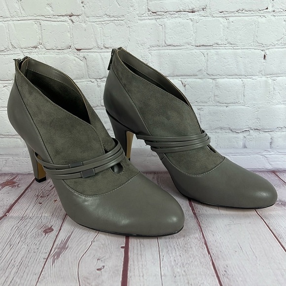 Bella Vita Shoes - Bella Vita Women's Noemi Ii Dress Shootie Ankle Boot Size 12WW